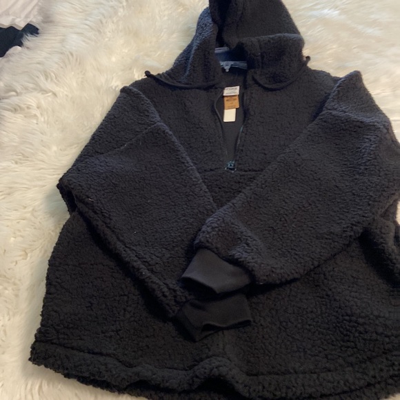 PINK Sherpa Size L brand new with tags size L length 28” bust 42” - Picture 12 of 16